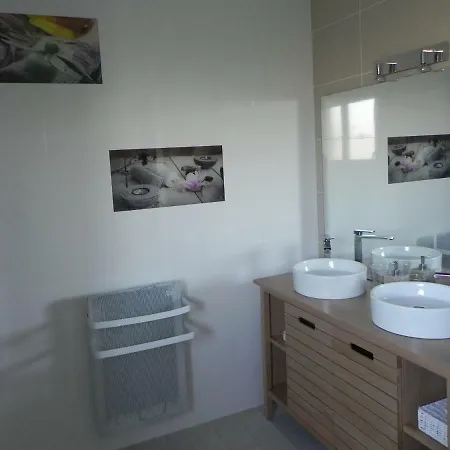 La Cle De Vos Reves לינה וארוחת בוקר