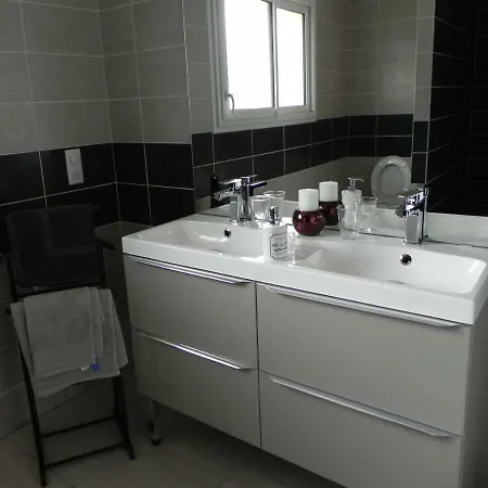 לינה וארוחת בוקר La Cle De Vos Reves